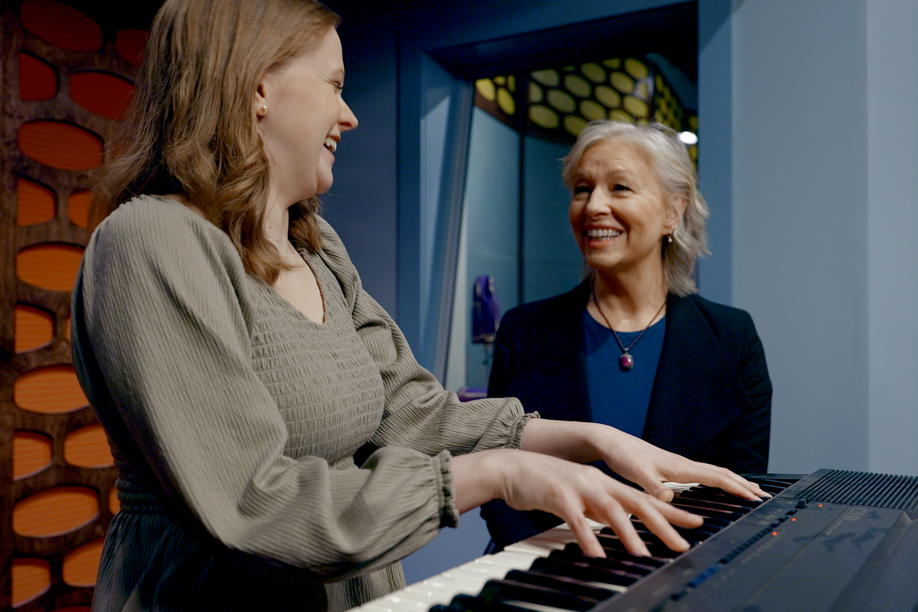 Consultant Karen Kerr works with an aspiring music major